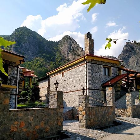 Отель Yades Pozar Като-Лутраки Экстерьер фото
